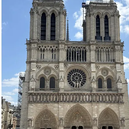 Le Petit Chatelet Paris